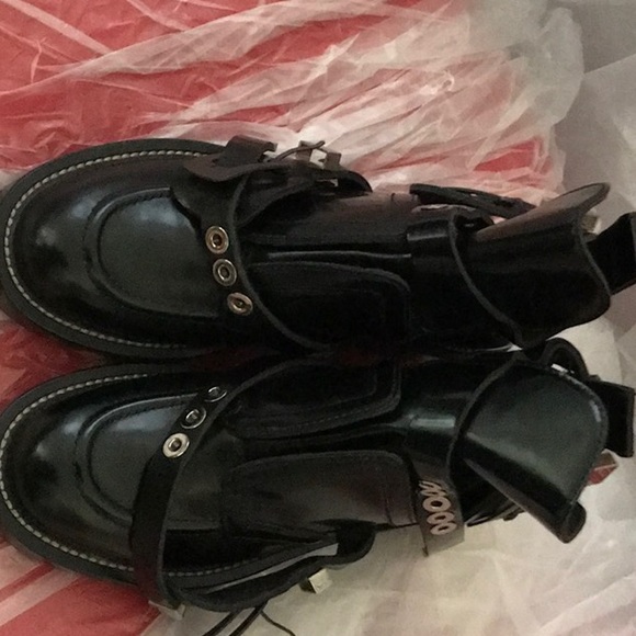 Ankle boots - Picture 2 of 7